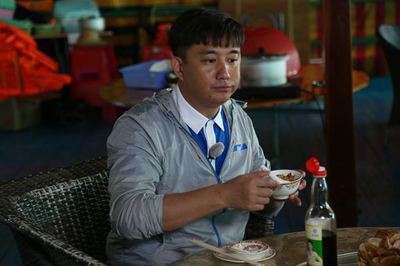 “极限男人帮”100元玩转海南 黄渤秀厨艺“松鼠迅”逆袭 - 中国日报网